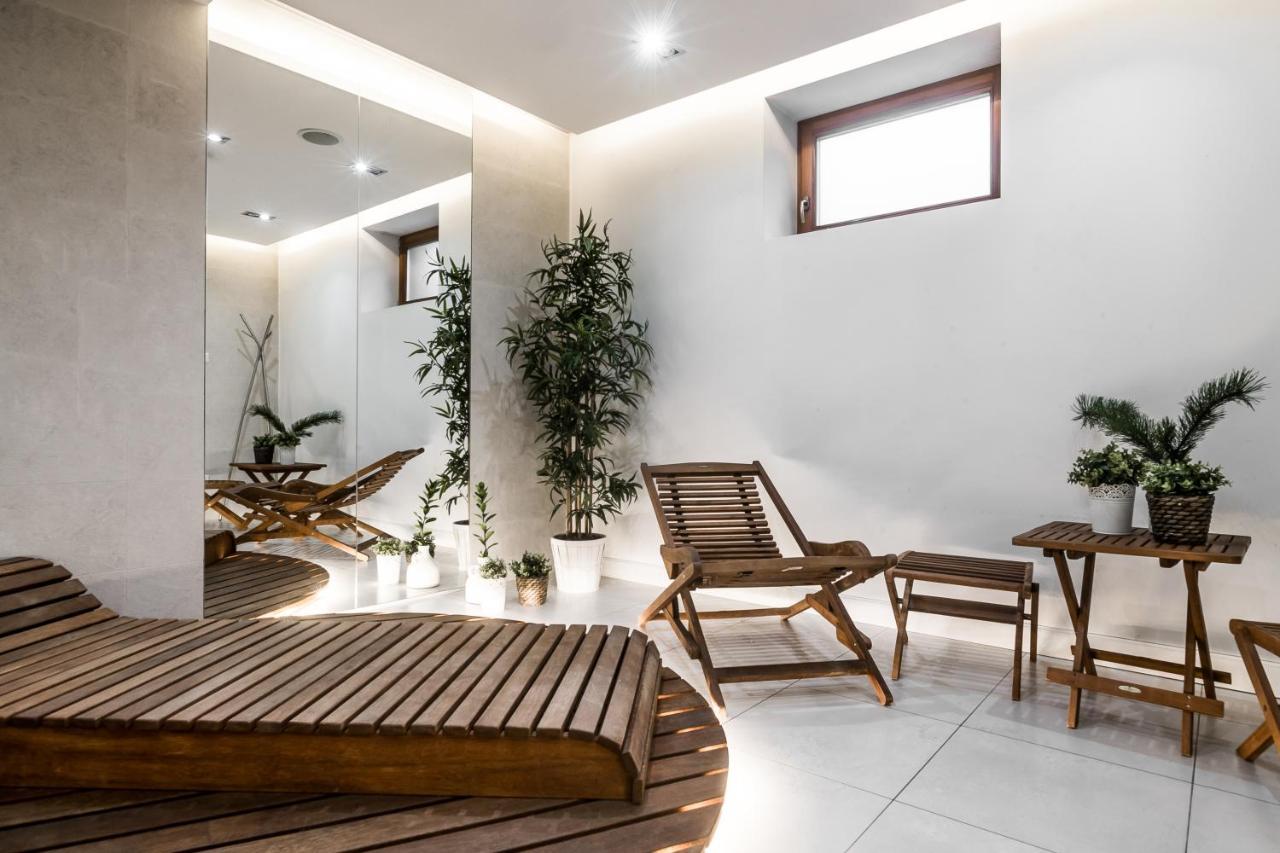 Art Apartment *